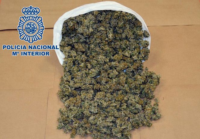 Bolsa de marihuana incautada al fugitivo brasileño (POLICÍA NACIONAL)