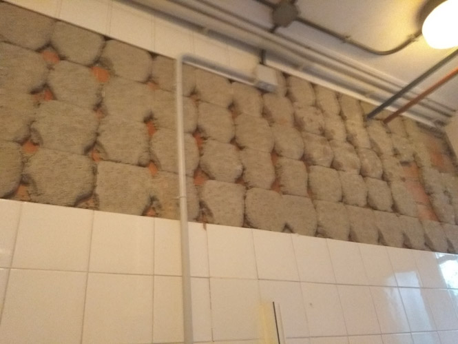 Daños en el baño del instituto (CCOO)