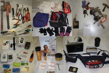 Imagen de los efectos intervenidos al presunto autor (POLICÍA NACIONAL)