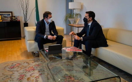 Imagen de la reunión entre Gerardo Cuerva y Francisco Cuenca (PSOE) 