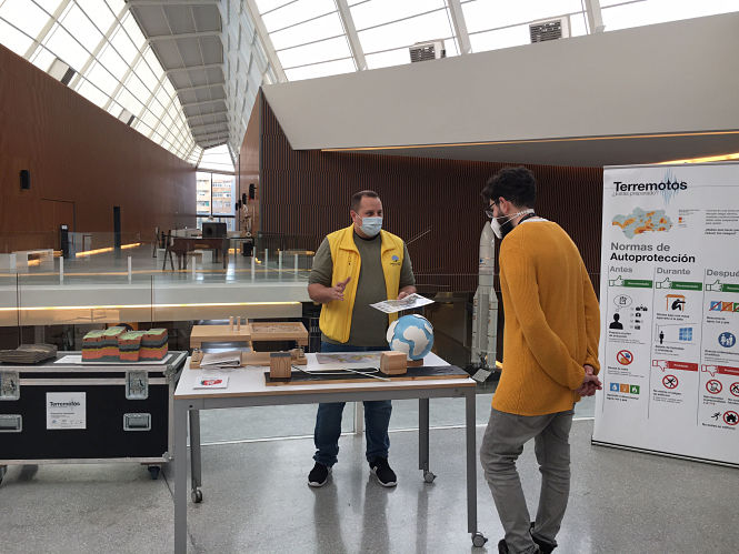 Imagen del taller de terremotos (PARQUE DE LAS CIENCIAS) 