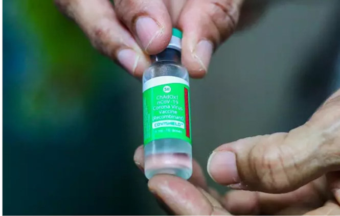 Dosis de la vacuna de Astrazeneca (PRADEEP DAMBARAGE /ZUMA WIRE / DPA) 