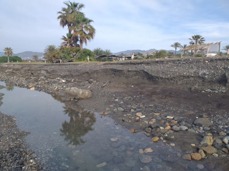 Estado de una playa tras un temporal (AYTO. MOTRIL) Estado de una playa tras un temporal (AYTO. MOTRIL)