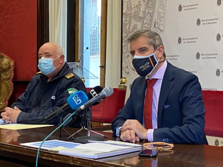El concejal de Seguridad Ciudadana, César Díaz ha hecho balance de las actuaciones de la Policía Local (AYTO. GRANADA) El concejal de Seguridad Ciudadana, César Díaz ha hecho balance de las actuaciones de la Policía Local (AYTO. GRANADA)