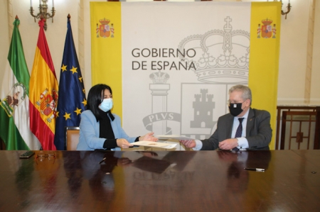 Imagen de la firma del convenio (SUBDELEGACIÓN)