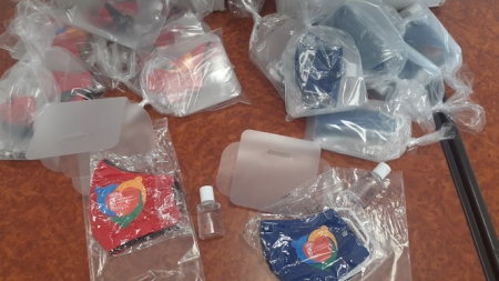 Material sanitario que el Ayuntamiento de Vegas ha entregado a los miembros de las Escuelas Deportivas (AYTO. VEGAS DEL GENIL)