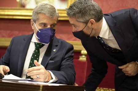 Los portavoces del equipo de gobierno local de Granada, César Díaz y Manuel Olivares, en el Debate del Estado de la Ciudad (AYUNTAMIENTO)