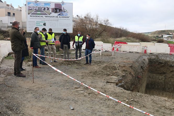 Imagen de la visita a las obras (AYTO. ALHENDÍN)