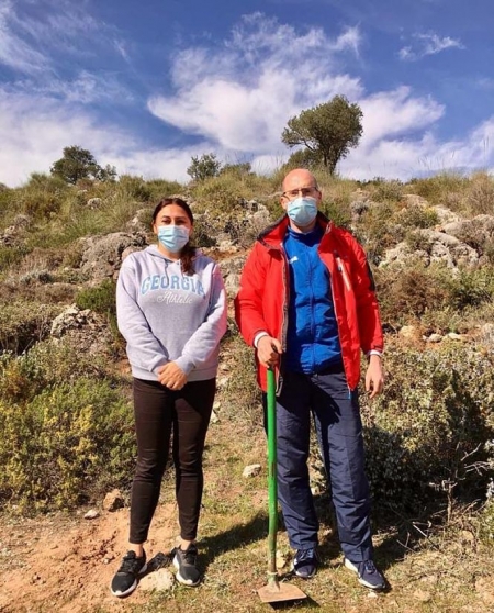 Imagen de la plantación de árboles (PODEMOS - IU) 