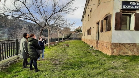 Visita al lugar donde irá el Gimnasio Municipal (AYTO. GÜEJAR SIERRA)