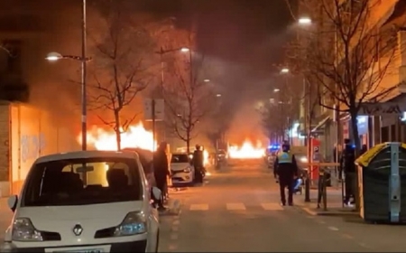 Contenedores ardiendo en Granada (GRN) 