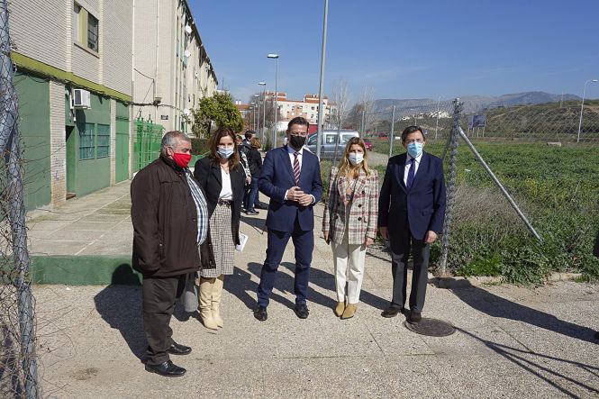 Visita municipal a la zona de Parque Nueva Granada (JAVIER ALGARRA / AYUNTAMIENTO) 