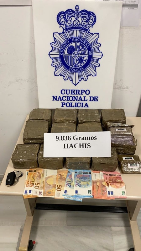 Imagen del hachís incautado (POLICIA NACIONAL) Imagen del hachís incautado (POLICIA NACIONAL)