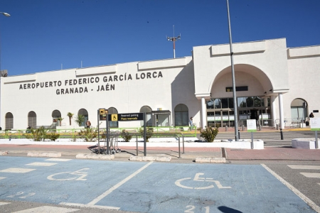 Fachada del aeropuerto García Lorca (DIPUTACIÓN)