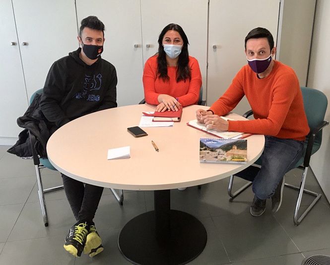 Imagen de la reunión con la Orquesta Pekado (PODEMOS)