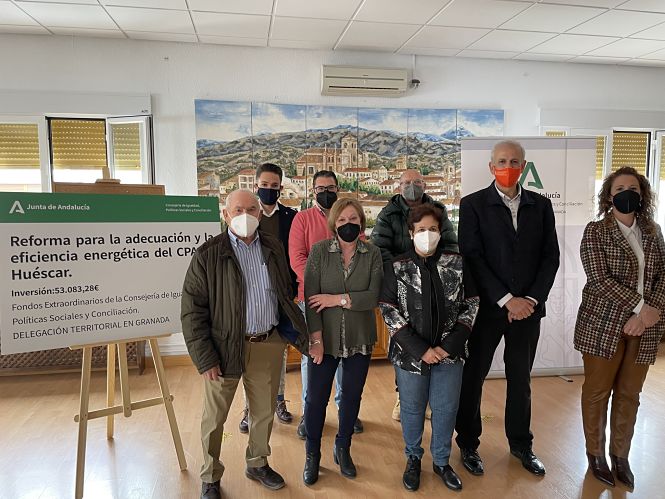Manuel Montalvo ha visitado el Centro de Participación Activa de Huéscar (JUNTA) 