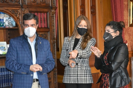 La Delegada de Empleo, Virginia Fernández ha visitado una oficina de Orienta (JUNTA)