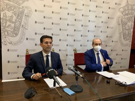 Francisco Cuenca y José María Corpas en rueda de prensa (PSOE)