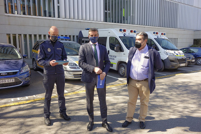 Presentación en la Academia de Policía Local de Granada (JAVIER ALGARRA /AYUNTAMIENTO) 