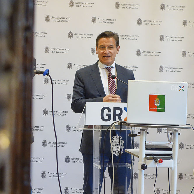 El Alcalde de Granada, Luis Salvador (JAVIER ALGARRA / AYUNTAMIENTO)