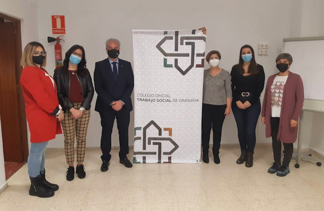 Imagen de la visita a la Escuela de trabajadores sociales (AYTO. GRANADA) 