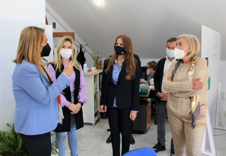 La delegada territorial de Empleo, Virginia Fernández Pérez, visita las instalaciones de La Fabriquilla (AYTO. MOTRIL) La delegada territorial de Empleo, Virginia Fernández Pérez, visita las instalaciones de La Fabriquilla (AYTO. MOTRIL)
