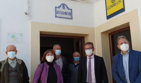 Imagen de la visita al Ayuntamiento de Válor (JUNTA)