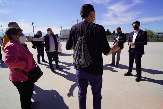 Imagen de la visita a La Chana (PSOE)