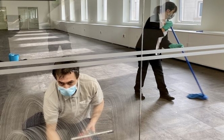 Imagen de recurso de unos trabajadores de limpieza (SUBDELEGACIÓN)