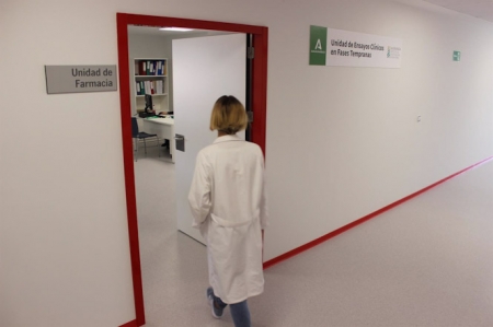 Farmaceútica accede a la unidad de ensayos clínicos (JUNTA DE ANDALUCÍA)