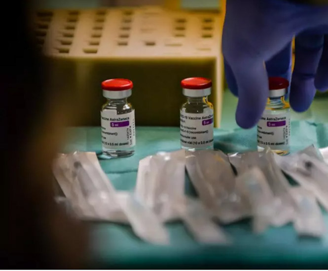 Vacuna de AstraZeneca (CLAUDIO FURLAN/LAPRESSE VIA ZUMA / DPA)