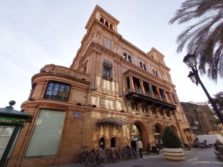 Fachada exterior del Agencia tributaria de Andalucia (JUNTA)