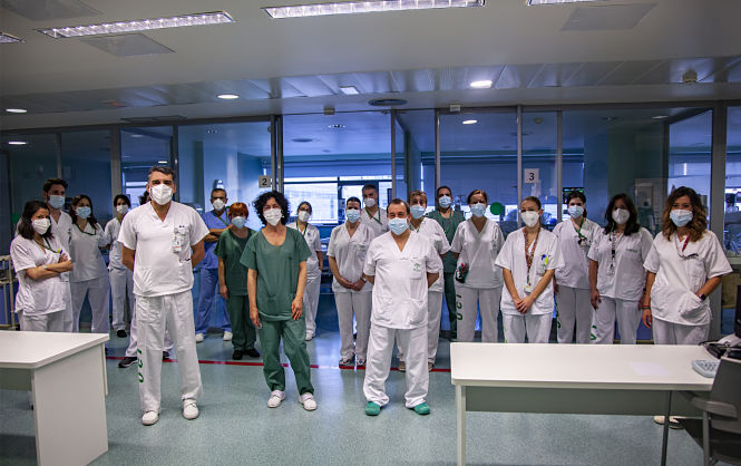 Personal sanitario de la UCI (HUSC)