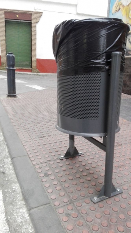 Imagen de una papelera de ALhendín (AYTO. ALHENDÍN) Imagen de una papelera de ALhendín (AYTO. ALHENDÍN)