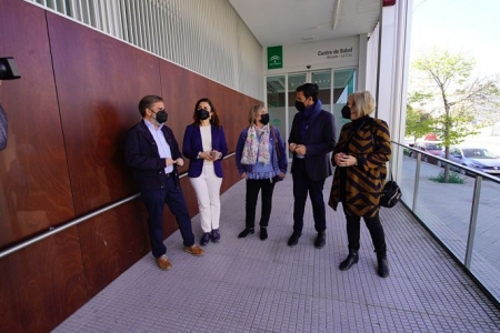 Imagen de la visita al Centro de Salud Albayda (PSOE)