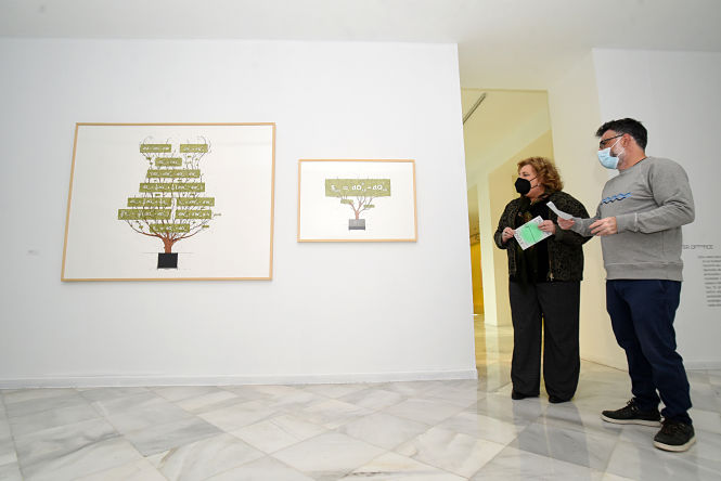 La Diputada de Cultura, Fatima Gómez ha inaugurado la expocisión (R. MARTÍNEZ / DIPGRA)