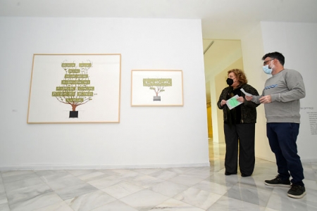 La Diputada de Cultura, Fatima Gómez ha inaugurado la expocisión (R. MARTÍNEZ / DIPGRA)