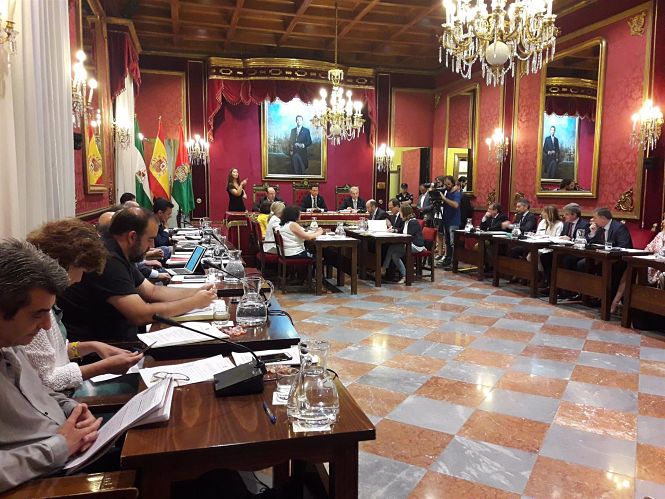 Pleno del Ayuntamiento de Granada, en imagen de archivo (EUROPA PRESS) 