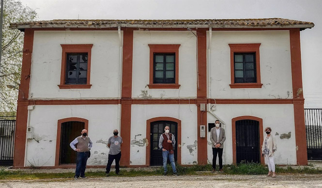 Promueven una recogida de firmas contra la demolición de la estación de tren de Tocón-Montefrío (AYUNTAMIENTO) 
