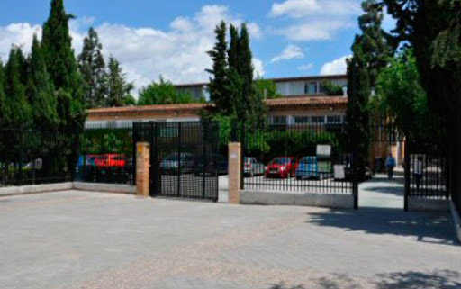 Fachada del CEIP Sierra Nevada (MINIGRANADA)