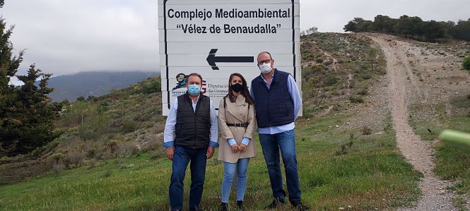 Fernando Pérez, Beatriz Sánchez y ROberto Maldoonado durante la visita a la planta de tratamientos de residuos (PP)