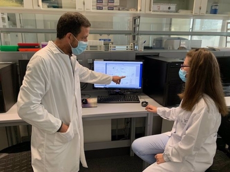 Un acuerdo de colaboración facilita prácticas de estudiantes en laboratorios de Genyo (JUNTA DE ANDALUCÍA)