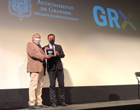 Luis Salvador, en el acto de `Abril para vivir`, destinado a las personas mayores (AYTO. GRANADA)