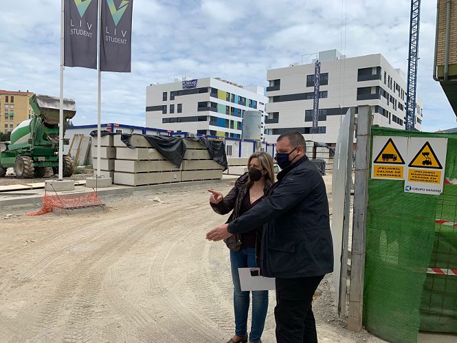 Imagen de la visita a La Chana (VOX)