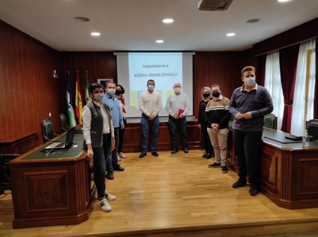 reunión de trabajo para la redacción de la Agenda Urbana Local celebrada en el Ayuntamiento de Monachil (AYTO. MONACHIL) reunión de trabajo para la redacción de la Agenda Urbana Local celebrada en el Ayuntamiento de Monachil (AYTO. MONACHIL)