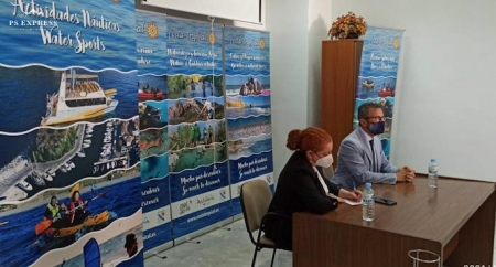 El Delegado de turismo ha presentado las ayudas a las playas en Salobreña (JUNTA) El Delegado de turismo ha presentado las ayudas a las playas en Salobreña (JUNTA)