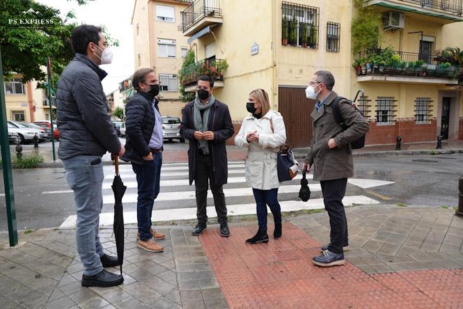 Imagen de la visita al Barrio de La Chana (PSOE)