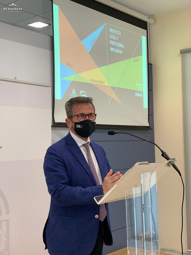 El Delegado en Funciones de Educación y Deportes, Gustavo Rodríguez (JUNTA)