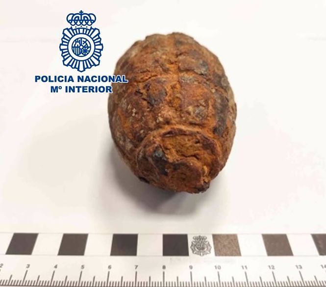 Granada desactivada en un polígono (POLICÍA NACIONAL)