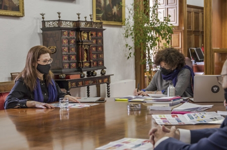 Imagen de la reunión celebrada en el rectorado (UGR)